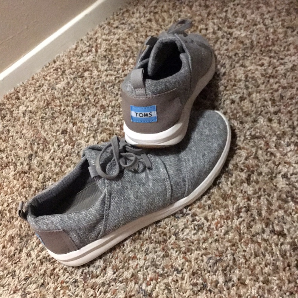 Toms sneakers
